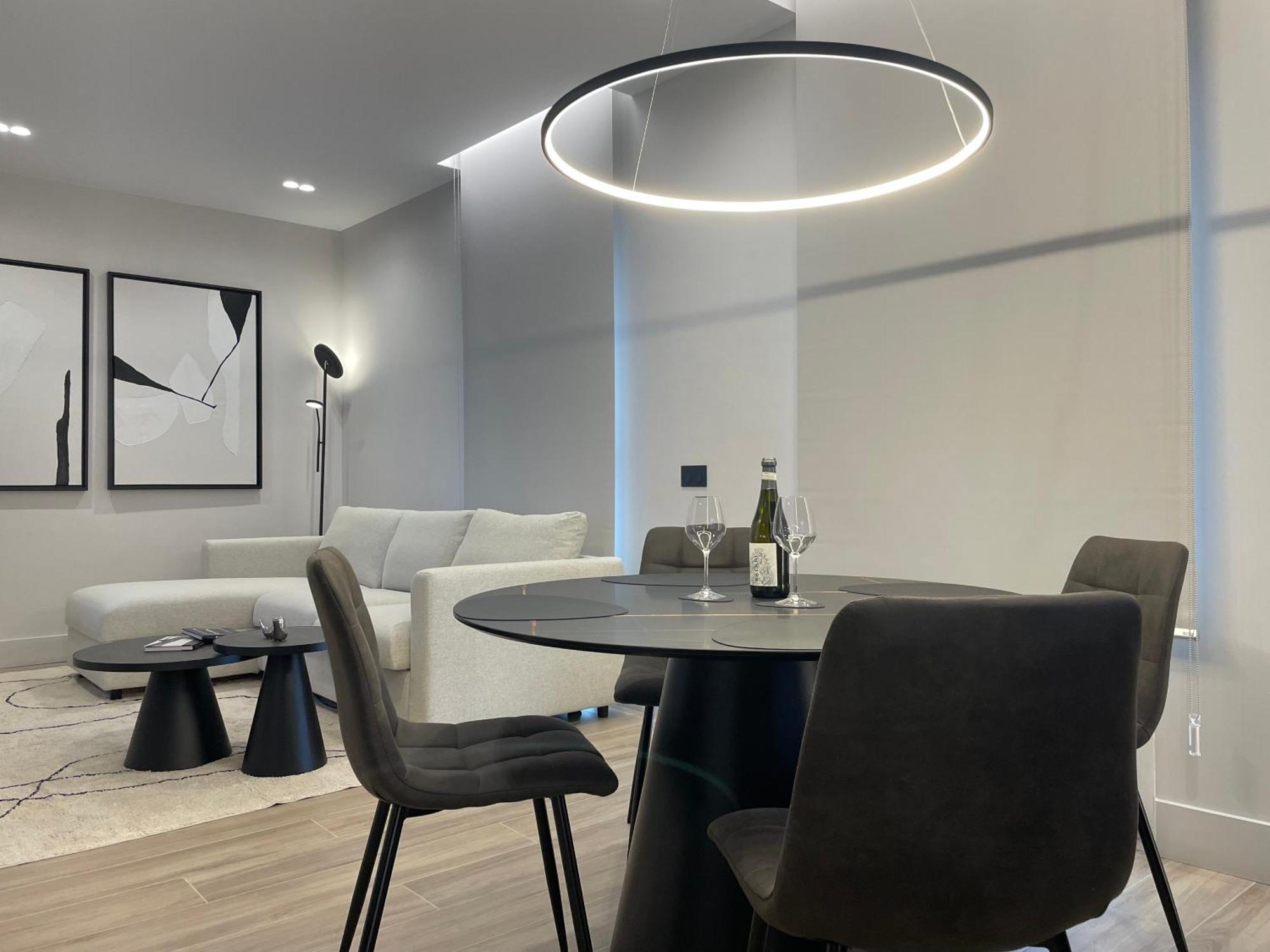 Superior 1br - Fully Renovated & Equipped - Prime Location In Historical Centre - Garibaldi#2 - Free Parking *