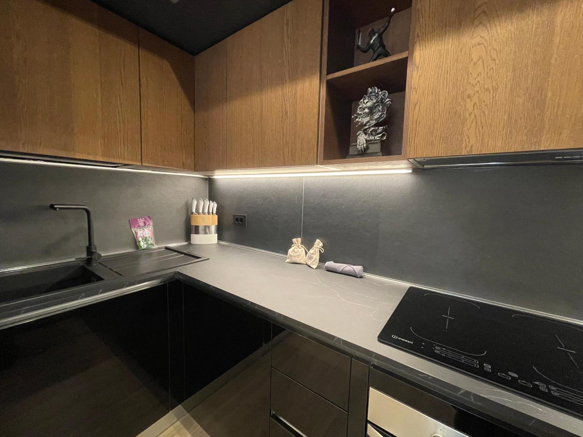 Apartment Superior 1br - Fully Renovated & Equipped - Prime Location In Historical Centre - Garibaldi#2 - Free Parking *